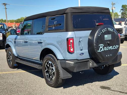 2023 Ford Bronco Outer Banks