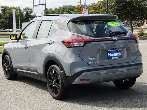 2024 Nissan Kicks SR