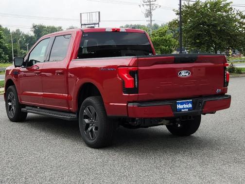 2025 Ford F-150 Lightning Flash