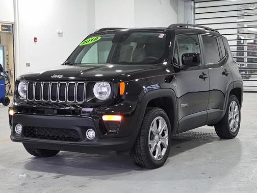 Black Clearcoat 2019 Jeep Renegade Latitude