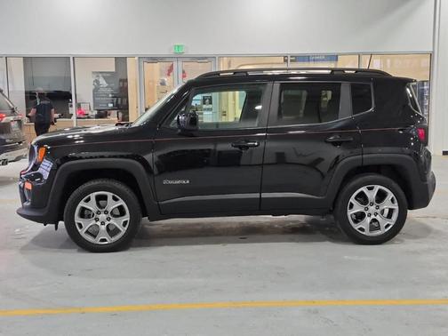Black Clearcoat 2019 Jeep Renegade Latitude