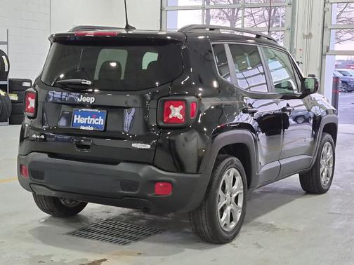 Black Clearcoat 2019 Jeep Renegade Latitude