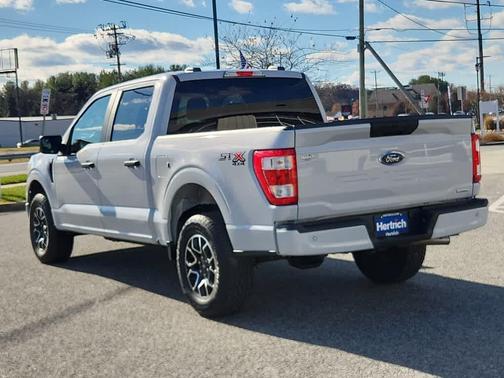 Space White Metallic 2022 Ford F-150 XL