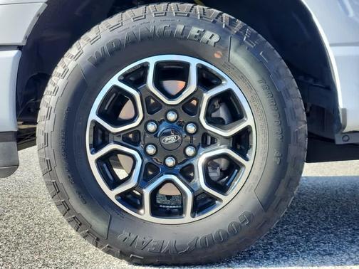 Space White Metallic 2022 Ford F-150 XL