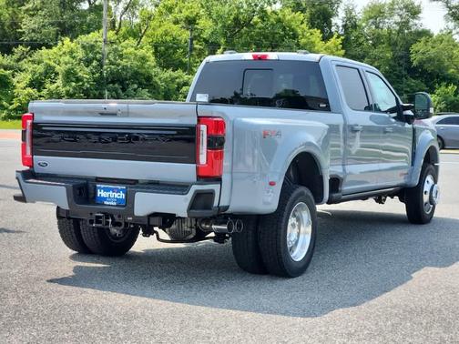 2025 Ford F-450 Platinum