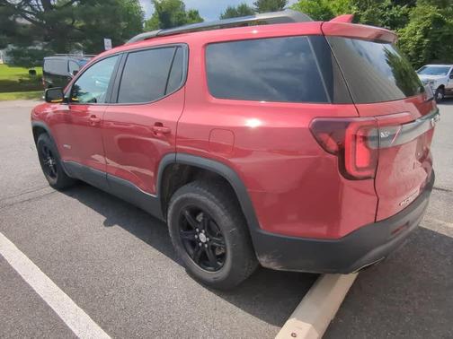 2022 GMC Acadia AT4