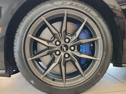 2025 Ford Mustang Dark Horse