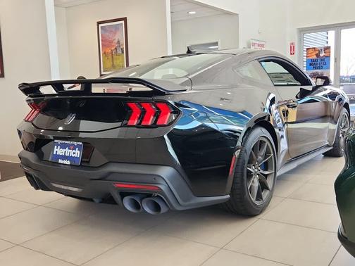 2025 Ford Mustang Dark Horse