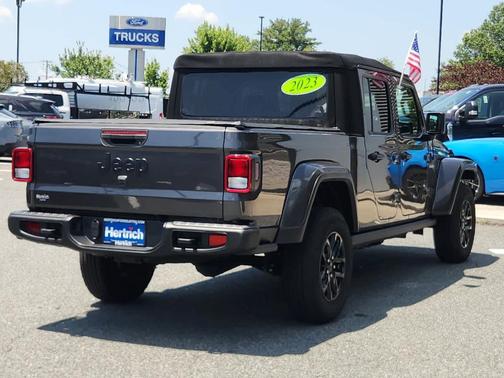 2023 Jeep Gladiator Sport