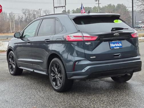 2022 Ford Edge SE