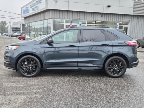 2022 Ford Edge SE