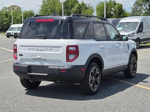 Oxford White 2025 Ford Bronco Sport Outer Banks