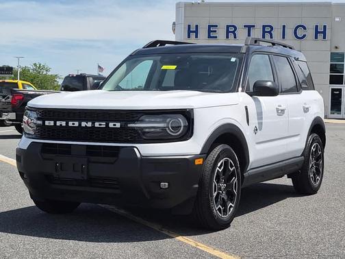 Oxford White 2025 Ford Bronco Sport Outer Banks