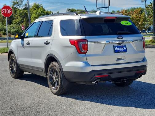 2017 Ford Explorer Base