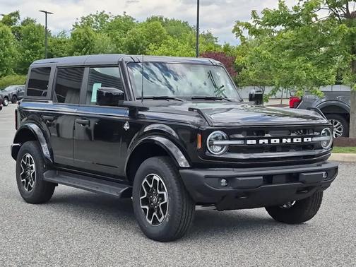 Shadow Black 2026 Ford Bronco Outer Banks