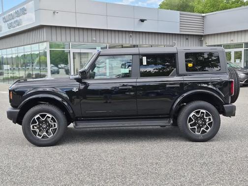 Shadow Black 2026 Ford Bronco Outer Banks
