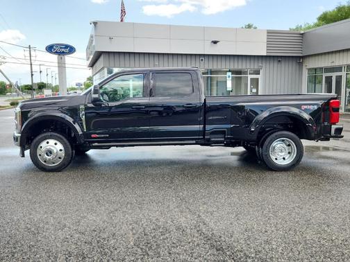 2025 Ford F-450 Lariat