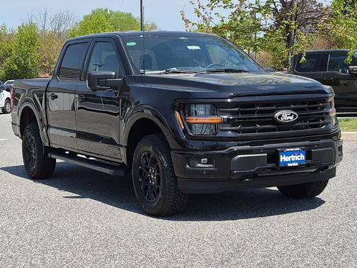 Agate Black 2026 Ford F-150 XLT