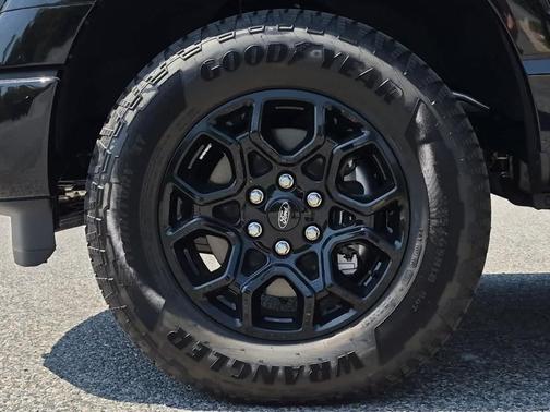 Agate Black 2026 Ford F-150 XLT