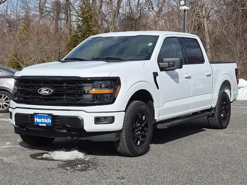 Oxford White 2025 Ford F-150 XLT
