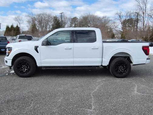 Oxford White 2025 Ford F-150 XLT