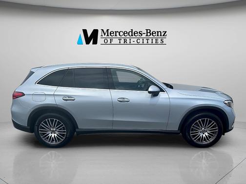 Cirrus Silver Metallic 2025 Mercedes-Benz GLC 300