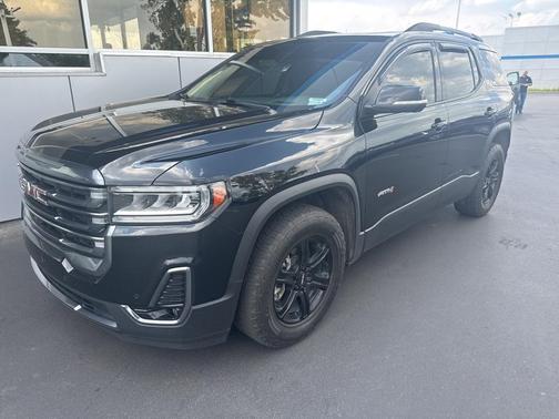 2023 GMC Acadia AT4