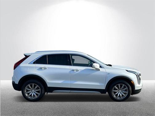 2022 Cadillac XT4 Premium Luxury