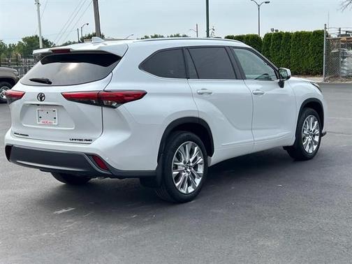 2022 Toyota Highlander Limited
