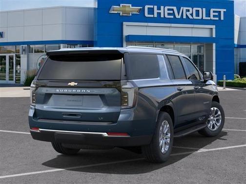 2025 Chevrolet Suburban LT
