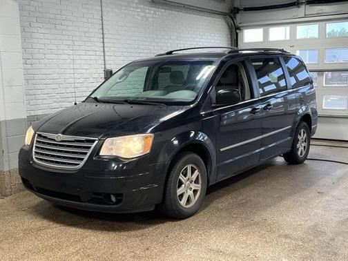 2010 Chrysler Town & Country Touring