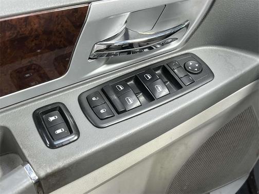 2010 Chrysler Town & Country Touring