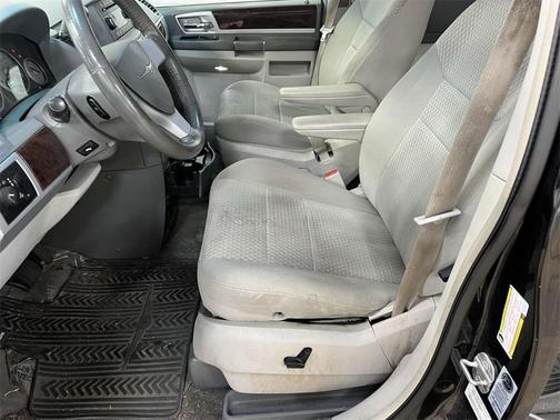 2010 Chrysler Town & Country Touring