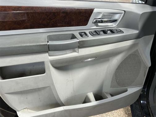 2010 Chrysler Town & Country Touring