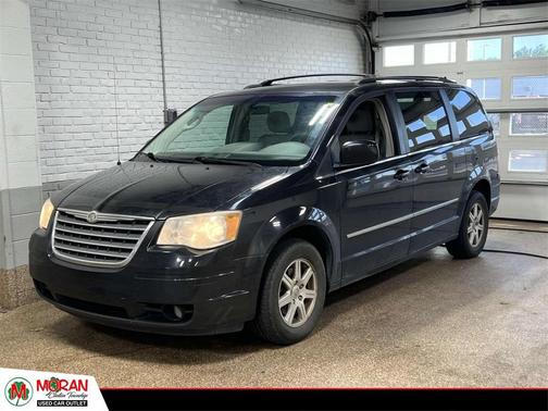 2010 Chrysler Town & Country Touring