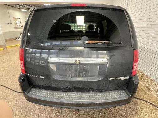 2010 Chrysler Town & Country Touring