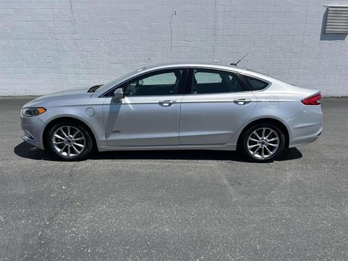 2017 Ford Fusion Energi SE Luxury