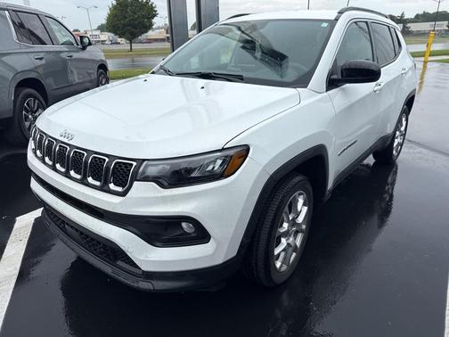 2023 Jeep Compass Latitude Lux
