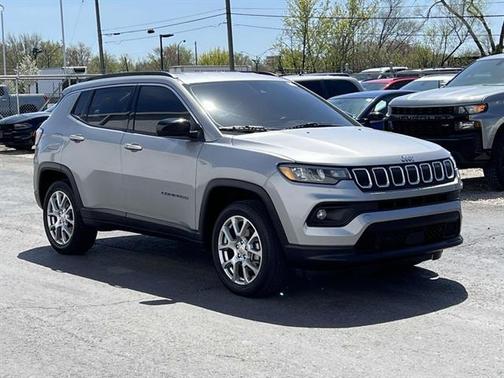 2022 Jeep Compass Latitude Lux