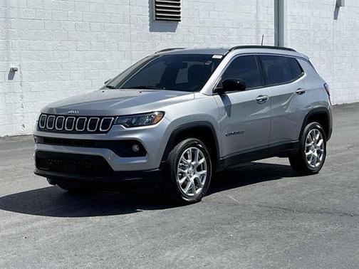 2022 Jeep Compass Latitude Lux