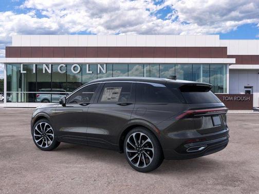 Dark Gray Metallic 2026 Lincoln Nautilus Black Label