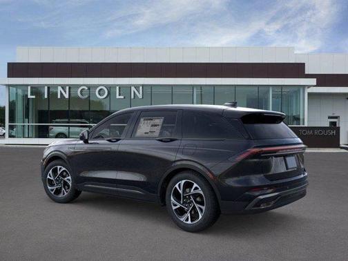 Infinite Black Metallic 2026 Lincoln Nautilus Premiere