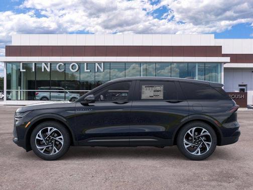 Infinite Black Metallic 2026 Lincoln Nautilus Premiere