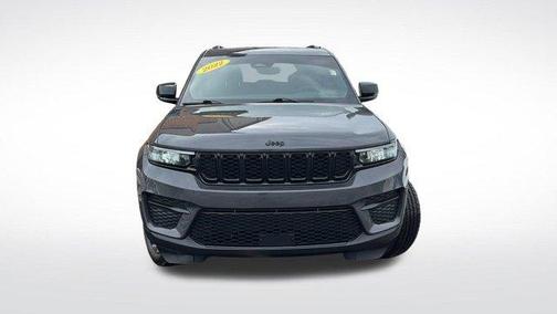 Metallic 2022 Jeep Grand Cherokee Altitude