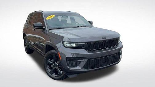 Metallic 2022 Jeep Grand Cherokee Altitude