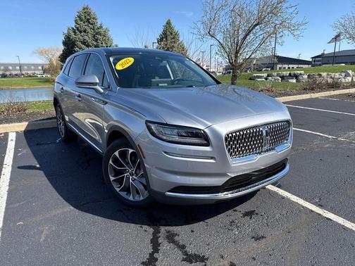 Silver Radiance Metallic 2022 Lincoln Nautilus Reserve