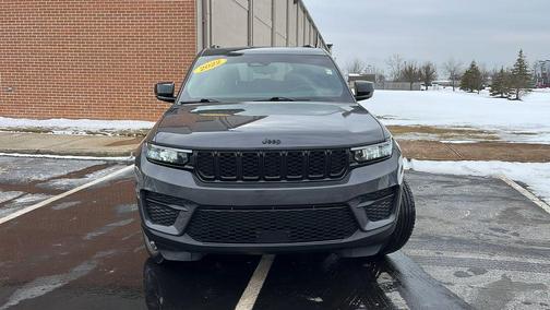 2022 Jeep Grand Cherokee Altitude