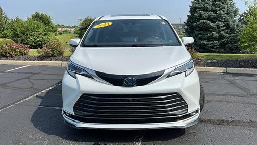 2023 Toyota Sienna Platinum 7 passenger