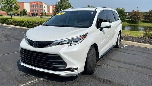 2023 Toyota Sienna Platinum 7 passenger