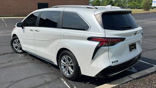2023 Toyota Sienna Platinum 7 passenger